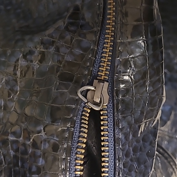 4/$25 SIMPLY VERA WANG PURSE - Picture 12 of 12